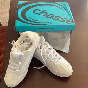 Chasse White cheer shoes